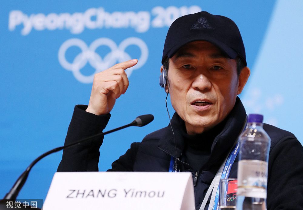 并置与杂陈如果说，双重、多重的文化认同成就了张艺谋的中国历史景观;那么，这一纵横交错的目光却撕裂了陈凯歌的艺术世界。